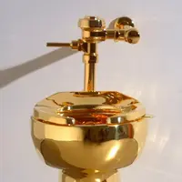Toilet Emas yang Akan Dilelang Miliaran Rupiah. Dok. Sotheby’s
