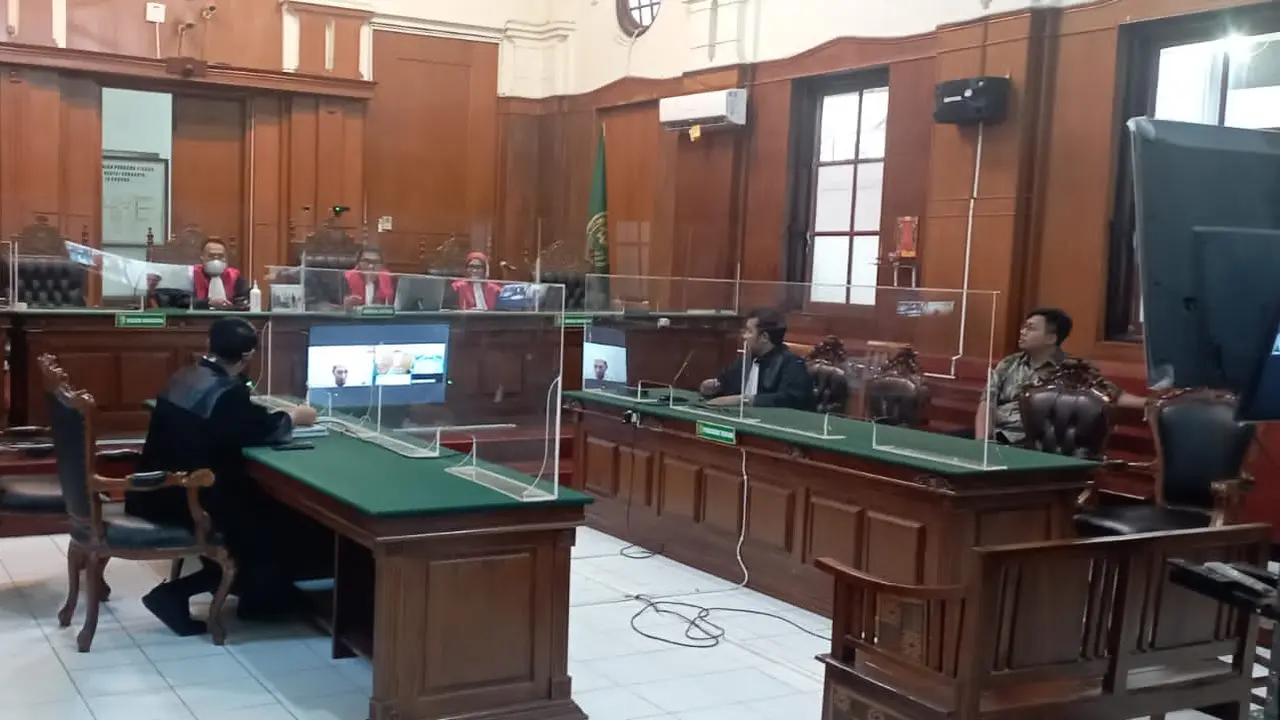 Terdakwa tindak pidana perpajakan yaitu DY, mantan Karyawan PT SBK Surabaya divonis denda oleh PN Surabaya. (Istimewa)
