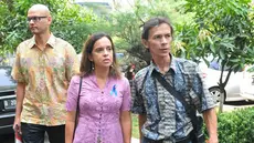 Dua orang guru dan staf Jakarta International School (JIS) mendatangi Polda Metro Jaya (Liputan6.com/ Johan Tallo)