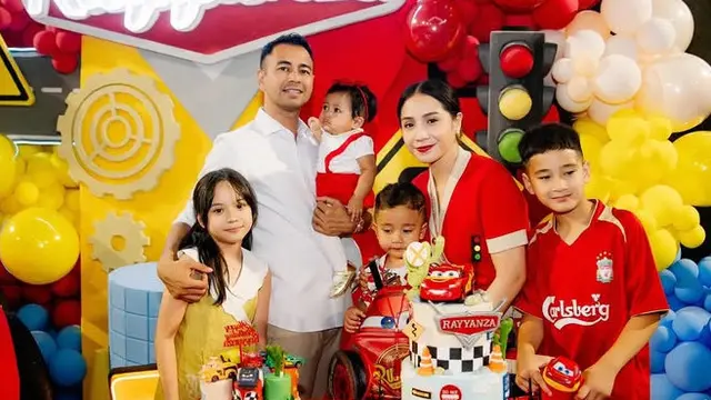 Potret Ulang Tahun Rayyanza ke-3 Bertemakan Animasi Cars. [@rieta_amilia]