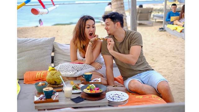 Andrew Andika dan Tengku Dewi Putri