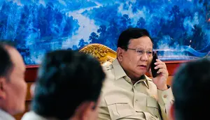 Momen Prabowo Telepon di Tengah Rapat Kebakaran Hutan, Minta Pompa dan Heli