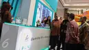 Presiden Joko Widodo meninjau stand PLN di IIW dan Konstruksi Indonesia Tahun 2016 di Jakarta (9/11). Pameran ini menampilkan berbagai produk dan teknologi terkini bagi industri infrastruktur, konstruksi dan telekomunikasi. (Liputan6.com/Faizal Fanani)
