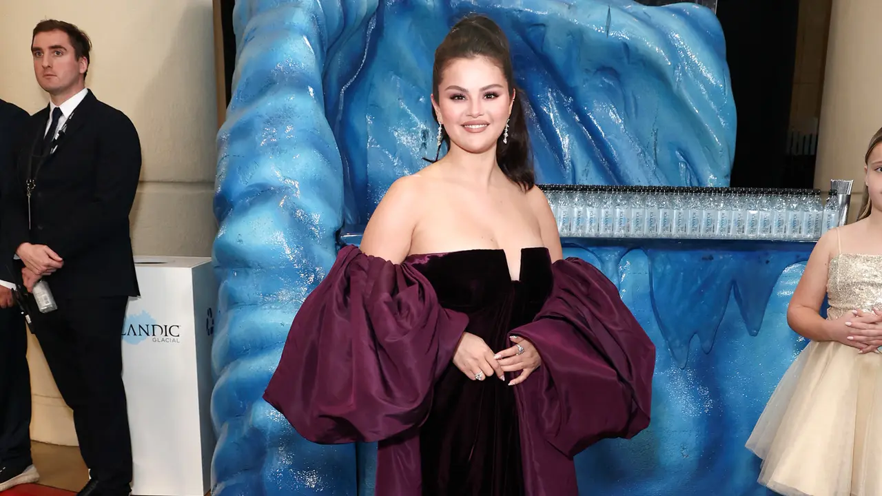 Selena Gomez Tampil Memukau di Golden Globe Awards 2023