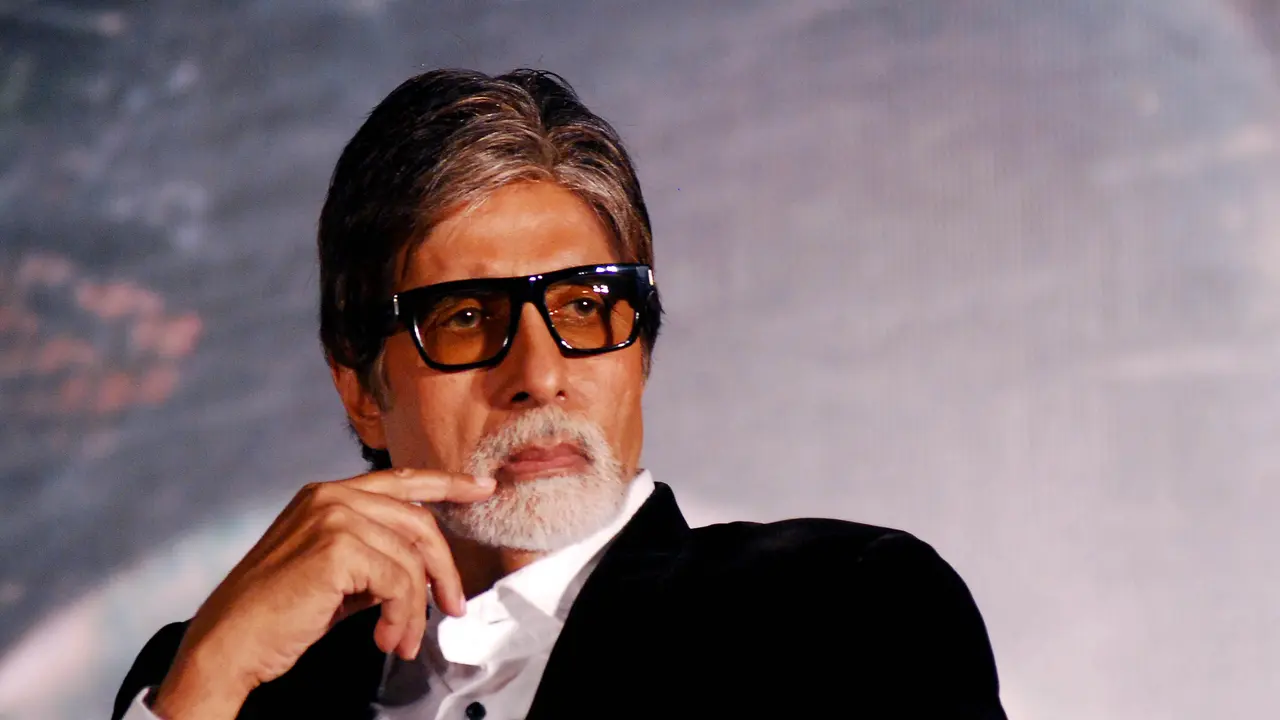 Amitabh Bachchan (Pagalparrot.com)