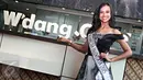 Puteri Indonesia Pariwisata 2015, Gresya Amanda Maaliwiga berpose usai diskusi dengan wartawan di Jakarta, Senin (18/1/2016). (Liputan6.com/Immanuel Antonius)