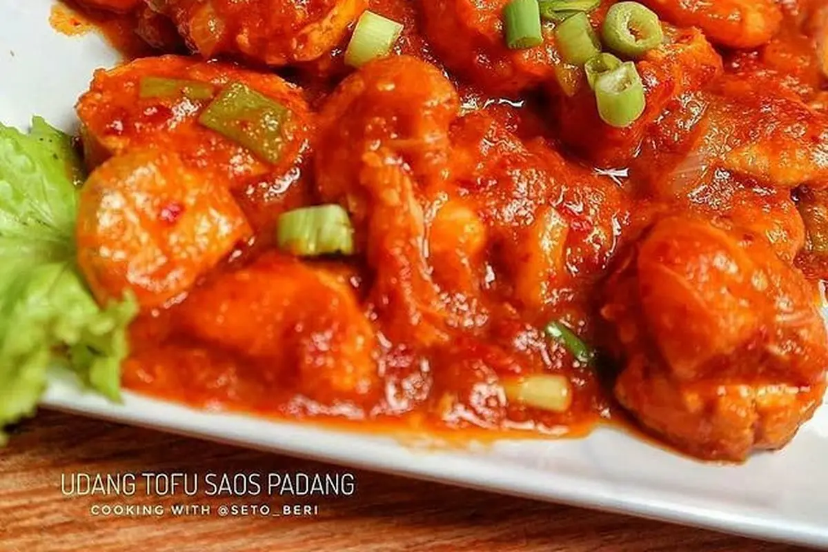 Sepiring udang saus Padang