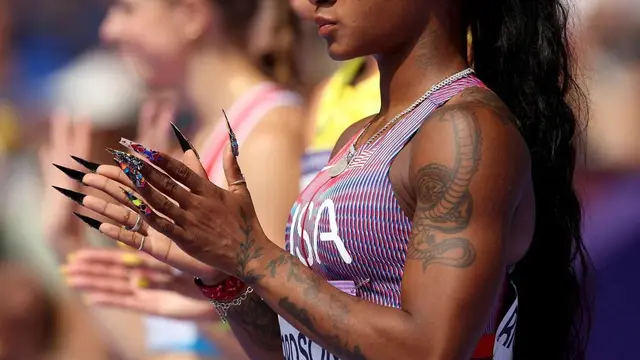 6 Gaya Pelari AS Sha’Carri Raih Medali Perak di Olimpiade Paris 2024, Tetap Slay Pakai Nail Art