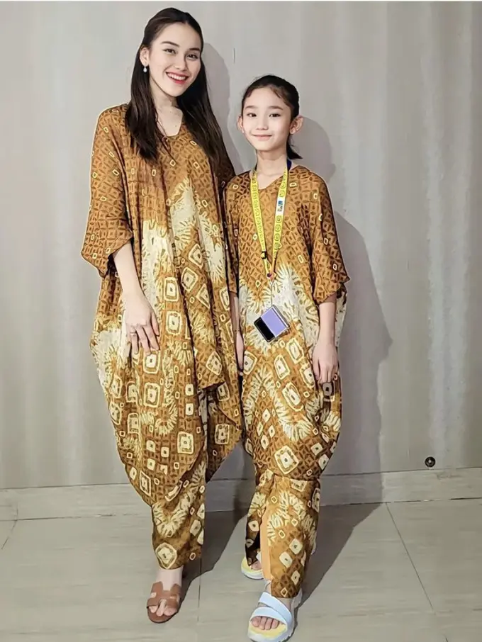 Gaya Ayu Ting Ting hingga Lebaran Ketiga