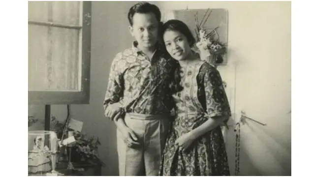 10 Foto Lawas Kebersamaan BJ Habibie dan Ainun Ini Bukti Cinta Sejati