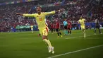 Penyerang Spanyol Ferran Torres merayakan gol pembuka untuk timnya yang dicetak ke gawang Alabnia pada duel matchday terakhir Grup B Euro 2024 di Dusseldorf Arena, Selasa (25/6/2024) dini hari WIB. (AP Photo/Alessandra Tarantino)