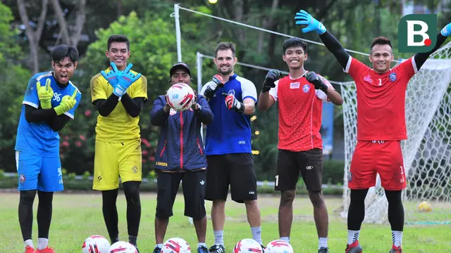 Kiper Arema