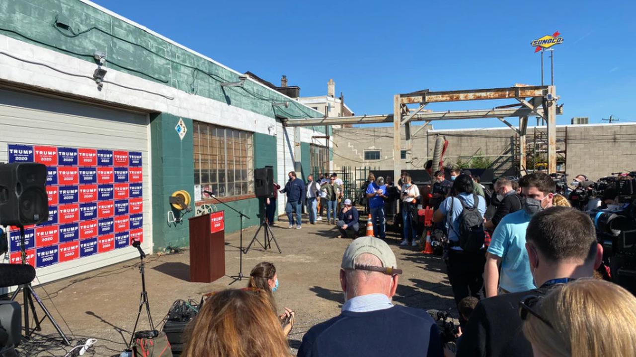 Kubu Donald Trump menggelar konferensi pers di lapangan parkir persis di depan perusahaan pertamanan Four Seasons Total Landscaping (Twitter)