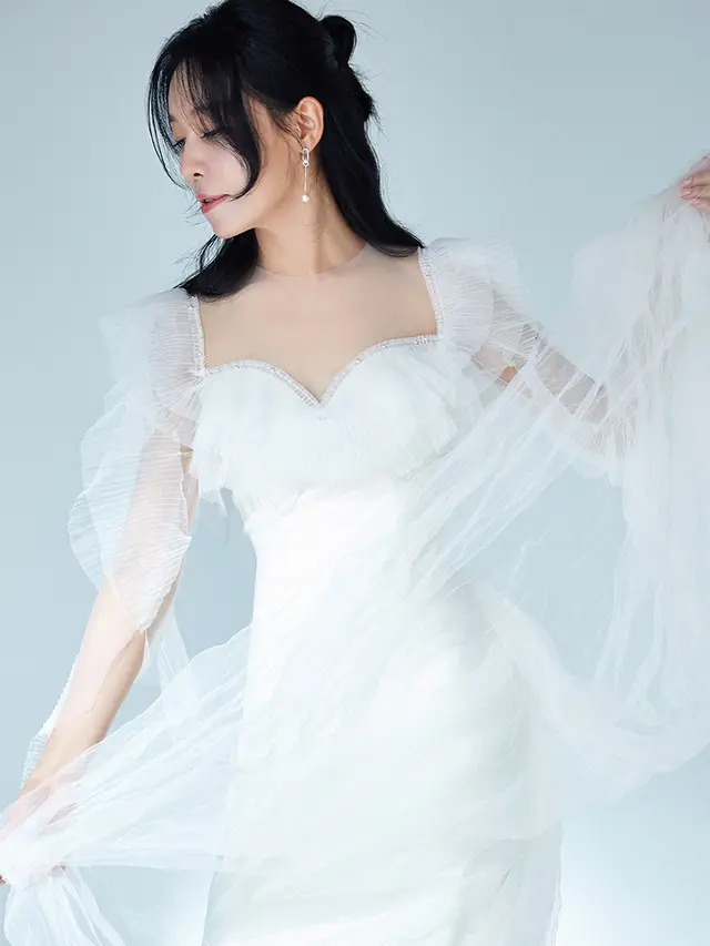 Foto Prewedding Cha Chung Hwa. (Foto: IOK Company via Soompi)
