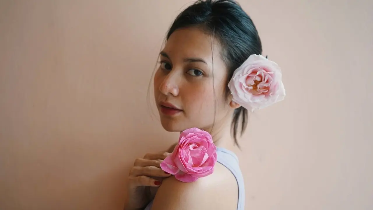 Indah Permatasari pamer baby bump