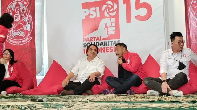 Pakar komunikasi dan pegiat media sosial, Ade Armando resmi bergabung ke Partai Solidaritas Indonesia (PSI).