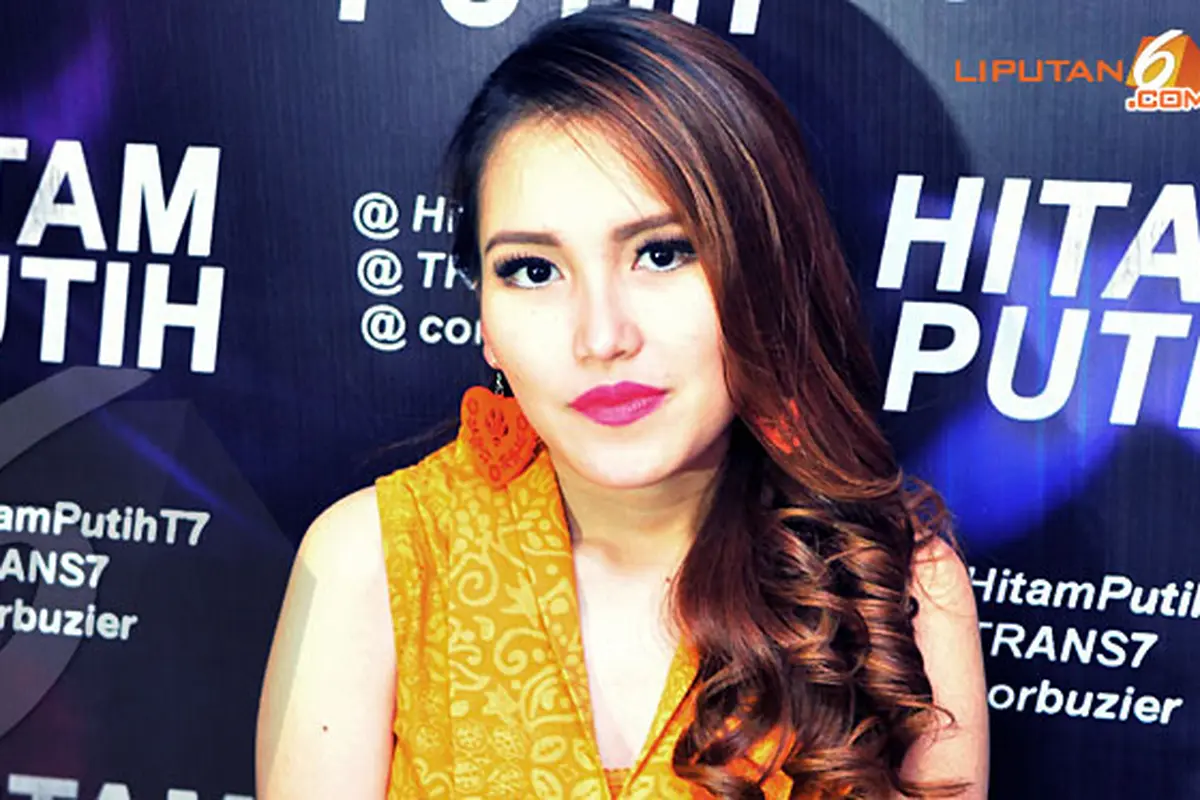 ayu-ting-ting-2-131113b.jpg