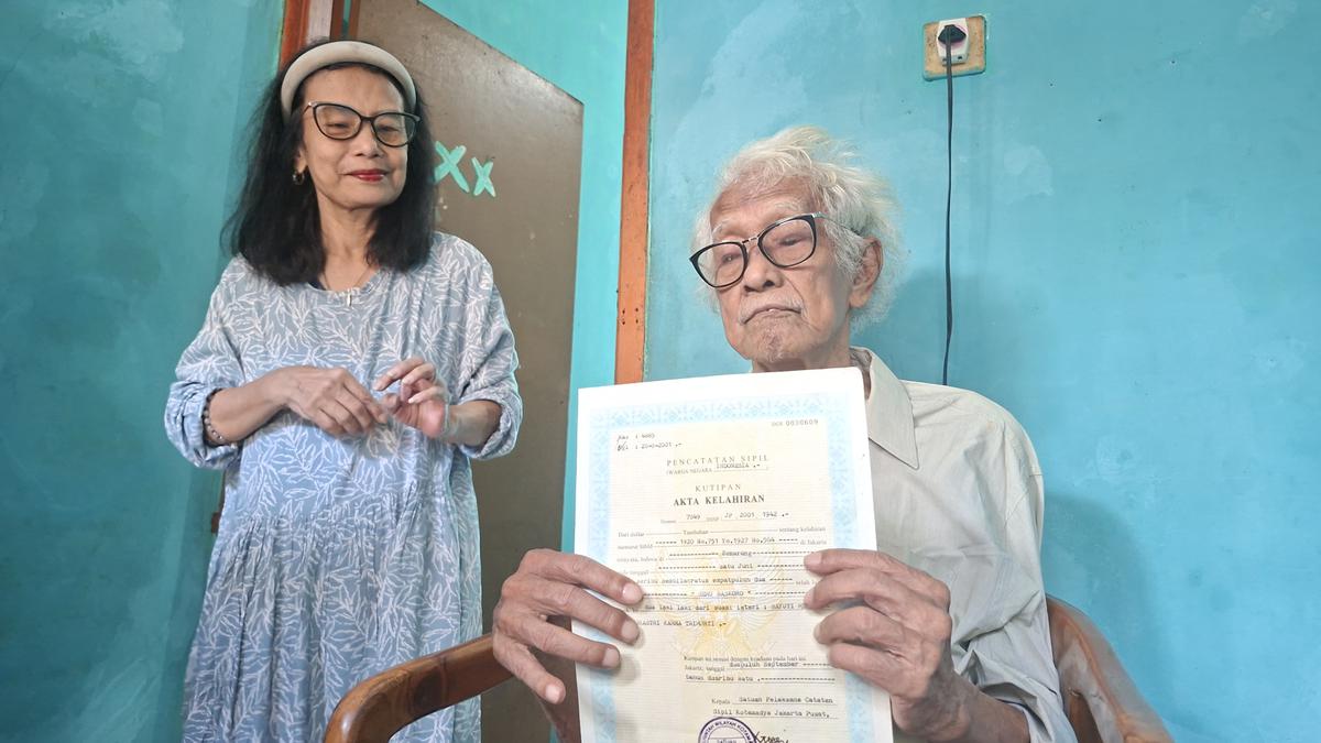 Kemensos Bawa Anak Sayuti Melik ke Tempat Baru