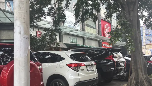 Potret trotoar jalan di wilayah DKI Jakarta.