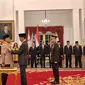 Pengukuhan Pengurus Kwartir Nasional (Kwarnas) Gerakan Pramuka Masa Bakti Tahun 2023-2028 oleh Presiden Joko Widodo (Jokowi) di Istana Negara Jakarta, Jumat (5/4/2024). (Liputan6.com/Lizsa Egeham)