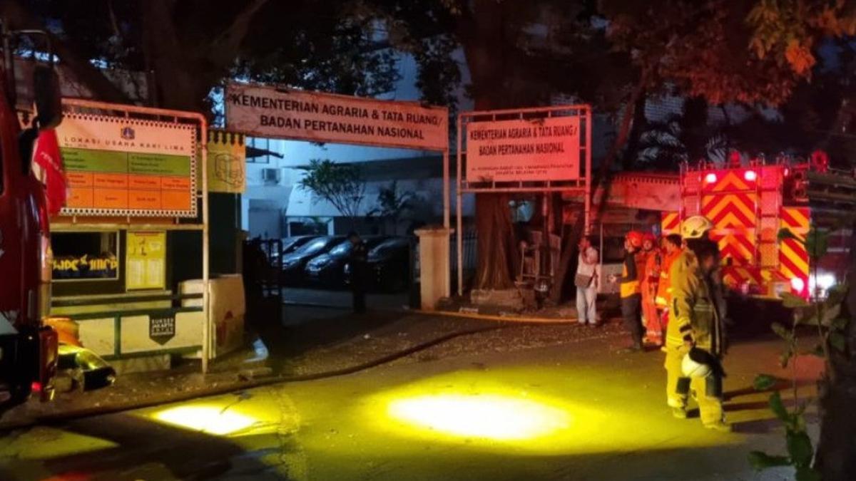 Sudin Gulkarmat Jaksel Pastikan Tak Ada Korban Jiwa dalam Kebakaran Rumah di Tendean