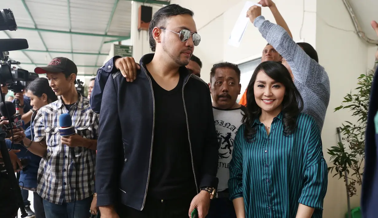 Tessa Kaunang dan Sandy Tumiwa