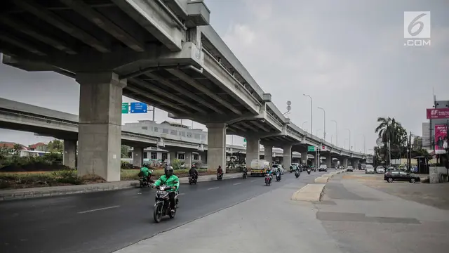 Trotoar di Tengah Jalan Kalimalang