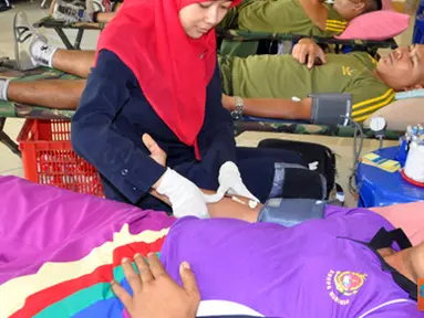 Prajurit Denmako Pasmar-1 Sumbangkan Darah