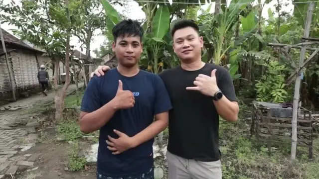 6 Potret Terbaru Ponari 'Dukun Cilik', Kini Jadi Stand Up Comedy