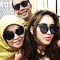 Ayu Ting Ting dan Ayah Rozak. (Instagram @ayutingting92)