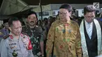 Kapolri Jendral Polisi Tito Karnavian, Panglima TNI Marsekal Hadi Tjahjanto dan Mendagri Tjahjo Kumolo saat tiba di malam Misa Natal di Gereja Protestan Indonesia Barat (GPIB) Immanuel, Gambir, Jakarta, Minggu (24/12). (Liputan6.com/Herman Zakharia)