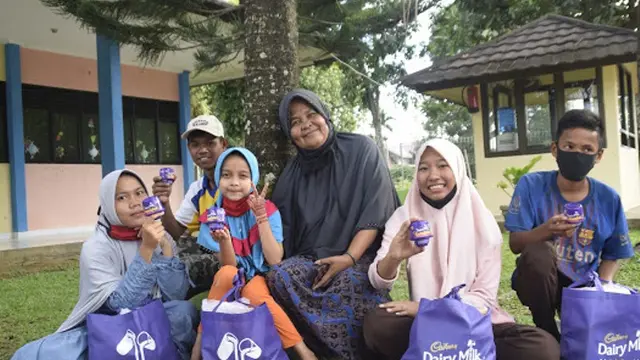 Penyaluran Paket Nutrisi Bagi Anak-Anak di 8 Daerah di Indonesia