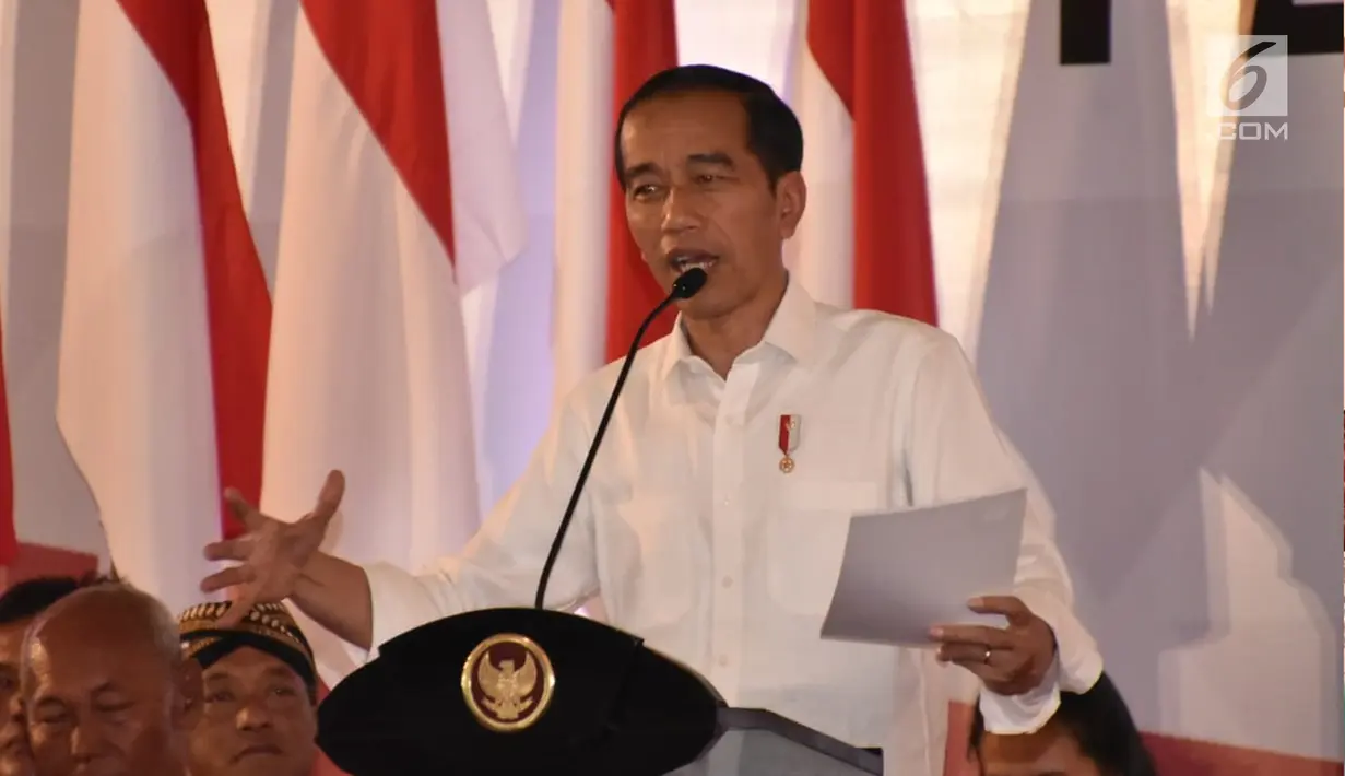 Presiden Joko Widodo memberi sambutan dalam Sarasehan Pengelolaan Dana Desa se-Jawa Tengah Tahun 2019 di Gedung PRPP Semarang, Kamis (22/11). Jokowi memberikan pengarahan tentang pembangunan desa. (Liputan6.com/Gholib)