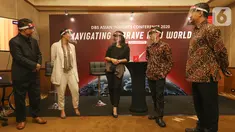 CEO Landscape Indonesia Agus Sari, Lingkar Temu Kabupaten Lestari Gita Syahrani, Head of Group Strategic Marcomm PT Bank DBS Indonesia Mona Monika, Direktur Yayasan Inisiatif Dagang Hijau Fitrian Ardiansyah dan Co-founder CSRI Jalal berbnicang pada DBS Asian Insights Conference 2020 di Jakarta.