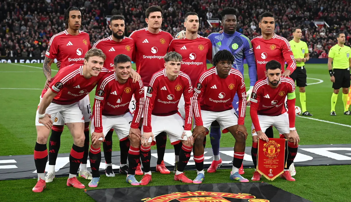 Starting XI Manchester United dalam laga leg 2 perempat final Liga Europa 2024/2025 melawan Lyon di Old Trafford, Manchester, Inggris, Jumat (18/04/2025) WIB. (AFP/Oli Scarff)