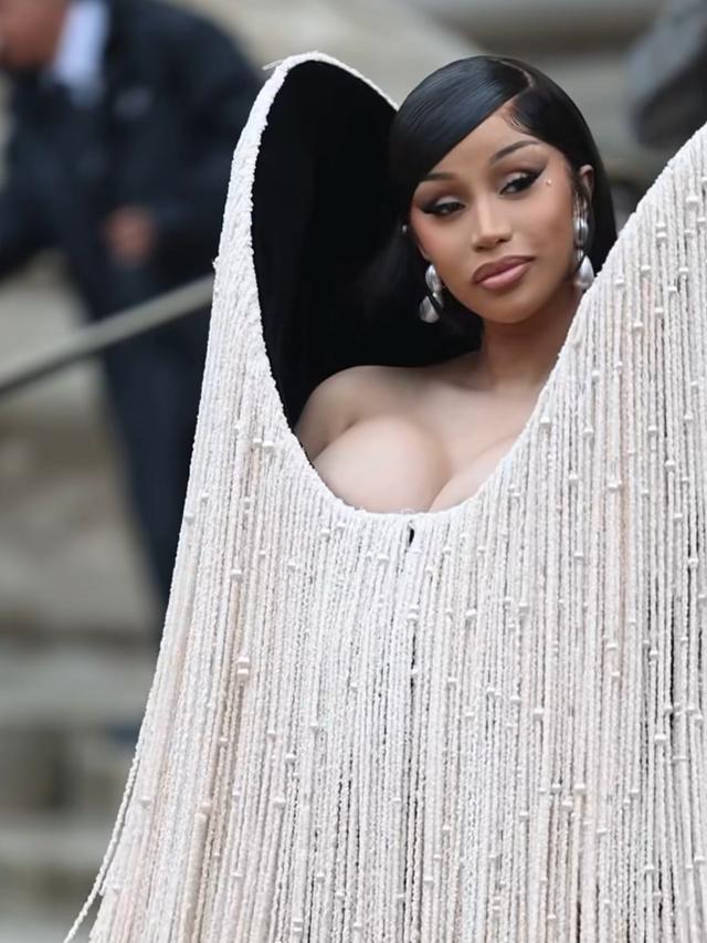 Cardi B at the Paris Haute Couture Week 2026. [@iamcardib]