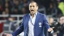 Ekspresi kecewa pelatih Al Hilal, Ramon Diaz saat menghadapi Real Madrid pada laga final Piala Dunia Klub 2022 di Prince Moulay Abdellah Stadium, Rabat, Arab Saudi (11/2/2023). Ramon Diaz yang kini menjadi pelatih Al Hilal di Saudi Pro League mencetak total 8 gol pada edisi kedua Piala Dunia U-20 tahun 1979 di Jepang dan mengantar Argentina sebagai kampiun. Gelar top skor pun diraihnya, sementara rekannya Diego Maradona terpilih sebagai pemain terbaik turnamen. (AFP/Khaled Desouki)