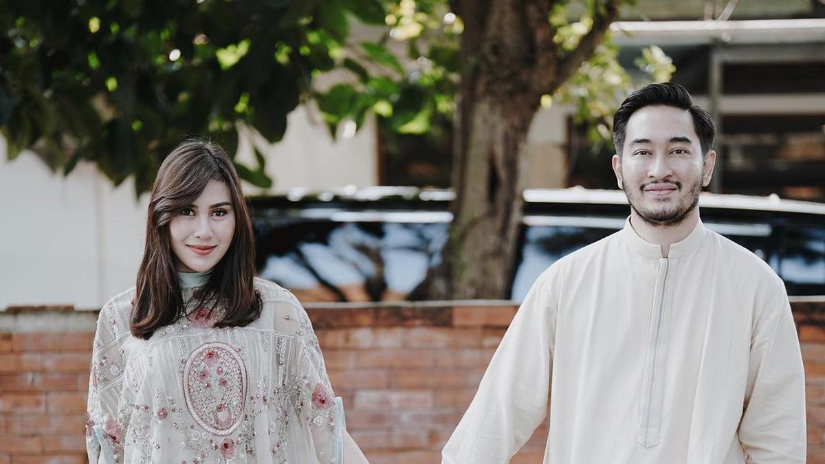 Syahnaz Sadiqah dan Jeje Govinda Umrah Usai Isu Perselingkuhan Rendy  Kjaernett Reda, Doakan Hal Ini - ShowBiz Liputan6.com
