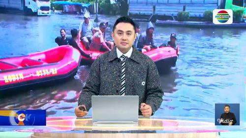 Fokus : Banjir Pantura Kaligawe Belum Surut, Pasien Hendak Berobat Gunakan Perahu Karet