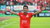 Ekspresi striker Persija Jakarta, Rudi Widodo setelah mencetak gol ke gawang Persiba Balikpapan di Stadion Gajayana, Malang, Minggu (16/4/2017). (Bola.com/Iwan Setiawan) 