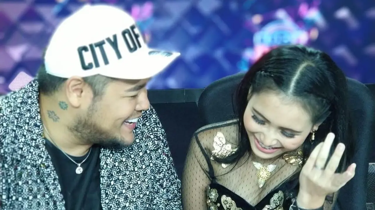 [Bintang] 8 Potret Kekompakan Ayu Ting Ting dan Ivan Gunawan