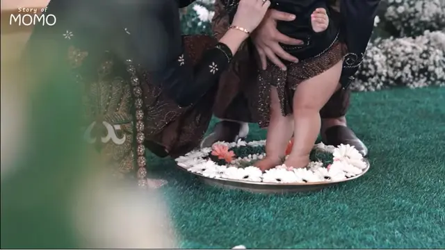 [Fimela] Tedak siten anak kedua Momo Geisha