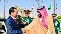 Presiden Joko Widodo atau Jokowi bertemu dengan Perdana Menteri (PM) Kerajaan Arab Saudi (KAS) Mohammed bin Salman al-Saud (MBS) di Istana Al-Yamamah, Riyadh, Kamis (19/10/2023).  (Dok. Biro Pers Sekretariat Presiden)