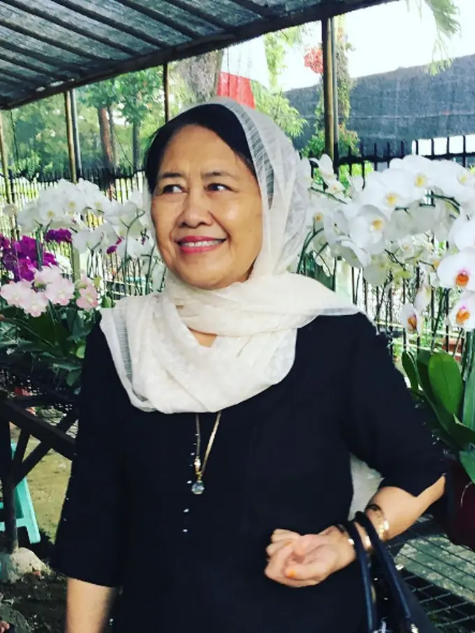 Ibunda Happy Sama, Iis Rohaeni