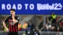 Reaksi kecewa pemain AC Milan, Olivier Giroud setelah kalah dari Inter Milan pada laga leg pertama semifinal Liga Champions 2022/2023 di San Siro, Milan, Italia, Kamis (11/05/2023) WIB. Laga dimenangkan oleh Nerazzurri dengan skor 2-0. (AFP/Gabriel Bouys)