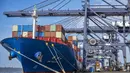 Sedikitnya 14 negara, termasuk Indonesia akan menghadapi tarif impor tinggi dari Amerika Serikat. Kebijakan ini mulai berlaku pada 1 Agustus 2025. (Bay ISMOYO/AFP)