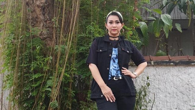 7 Potret Terbaru Ratna Listy, Artis yang Kini Jadi Paranormal