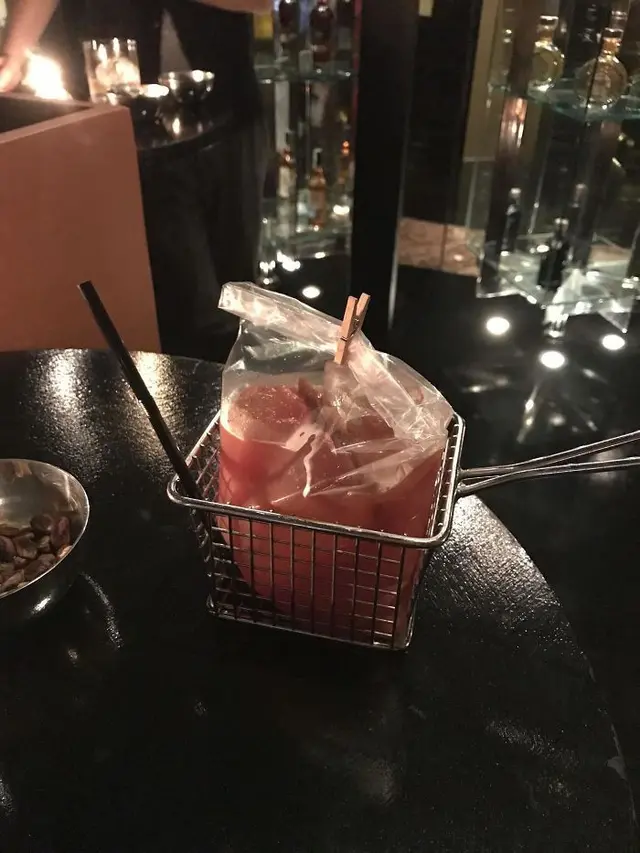 Potret Wadah Makanan Ini Nyeleneh Abis, Bikin Emosi