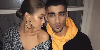 Gigi Hadid dan Zayn Malik memang nggak pernah malu untuk menunjukkan kemesraan mereka. Seakan mereka ingin dunia mengetahui kebahagiaan yang tengah dirasakan. (instagram/gigihadid)