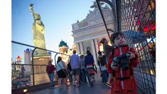 Saat anak-anak lain berkutat dengan mainannya, Hawkey malah sudah bisa membuat karya yang bisa dibanggakan.